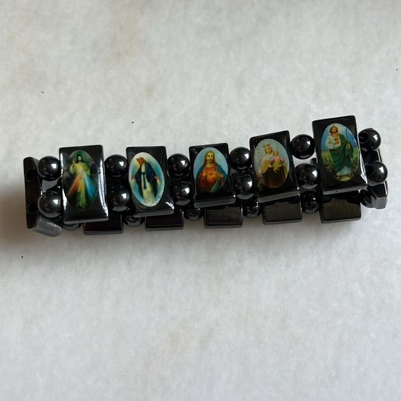 Vintage Hematite bracelet w religious icons - Picture 4 of 5